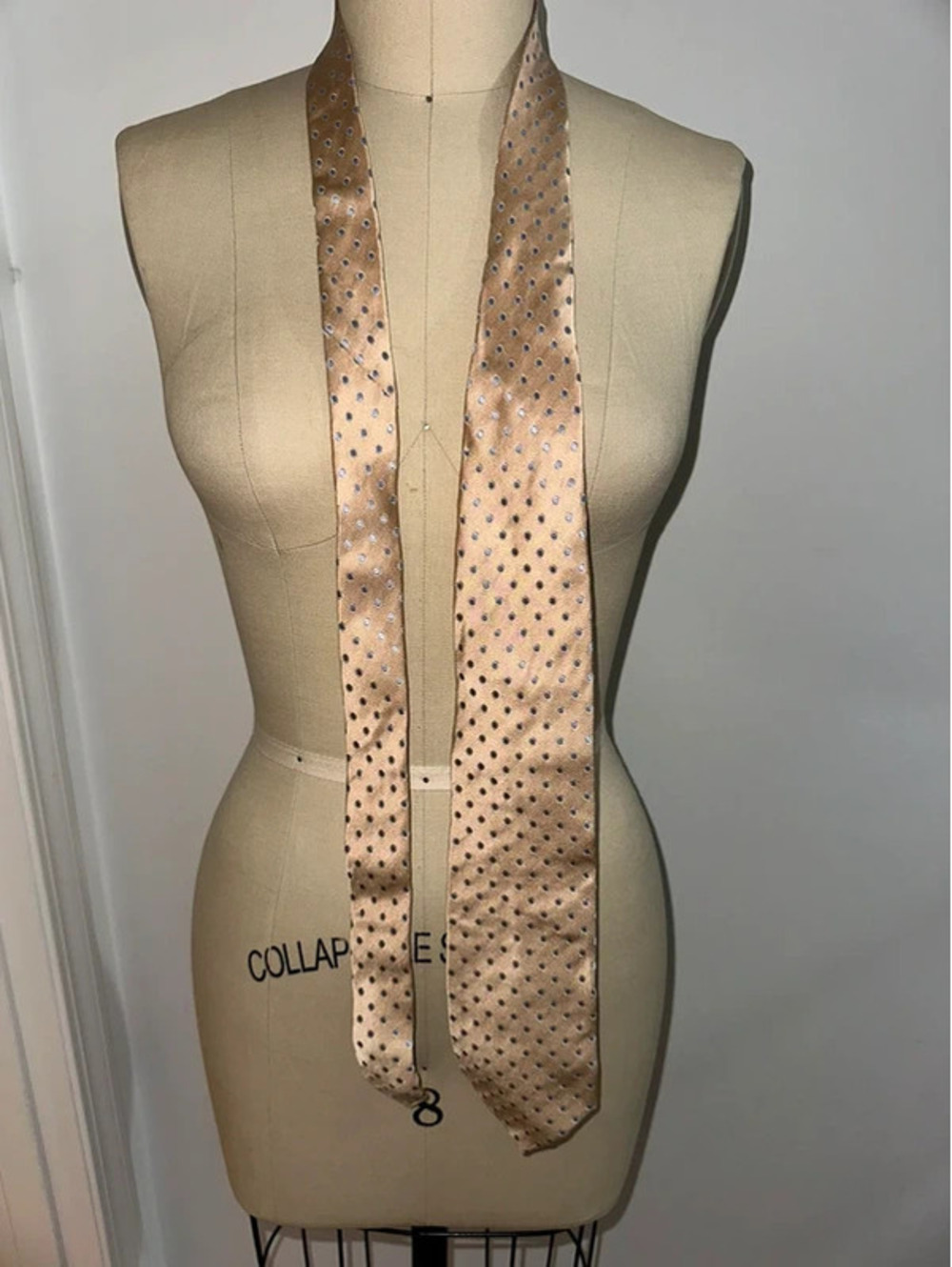 Vintage Hugo Boss 100% Silk Tie crafted in Italy